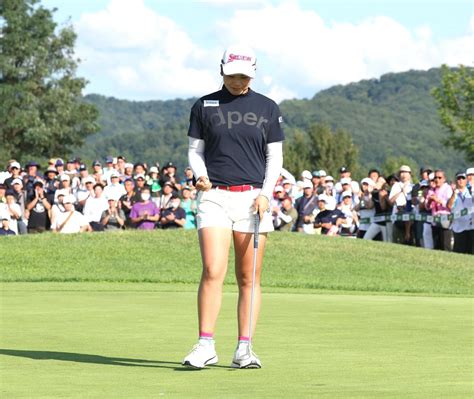 19歳桜井心那優勝 10代で1シーズン3勝 宮里藍、畑岡奈紗に続く史上3人目の快挙 国内女子ゴルフ写真ニュース 日刊スポーツ