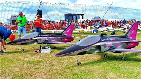 STUNNING RC SYNCRO FLIGHT SHOW WITH 2 GIANT RC CARF MEPHISTO MODEL