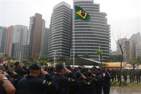 Militares Da Mb Participam De Cerim Nia Alusiva Aos Anos Da Tomada