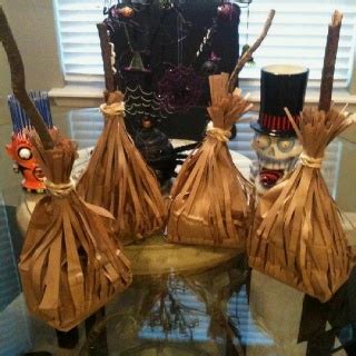 Witch S Broom Treat Bags Halloween Diy Crafts