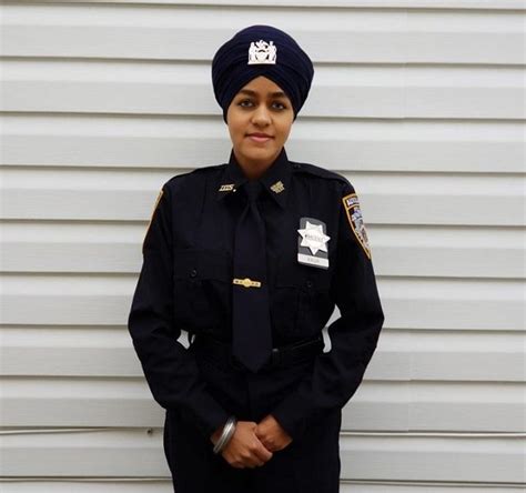 Female Sikh officer adorns turban with NYPD uniform