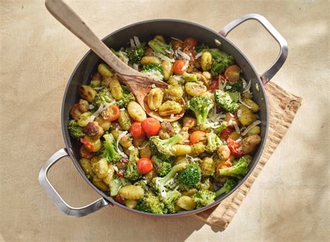 Gebakken Gnocchi Met Pesto Kipworst En Broccoli Recept Allerhande