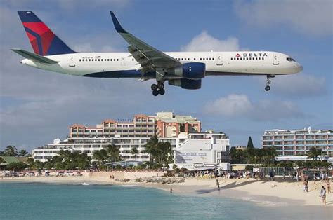 Delta Air Lines Boeing 757 231 N721TW SXM 04 01 2014 739al Delta