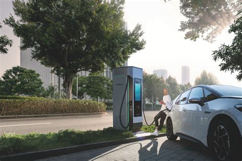 Innovative Electromobility: Electric Cars Redefining Travel - Mycarzone