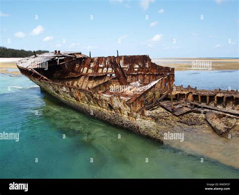 Shipwreck At Heron Island Queensland Australia Stock Photo Alamy