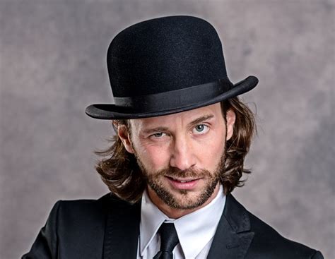 12 Types of Men's Hats for Long Hair (2024 Trends)