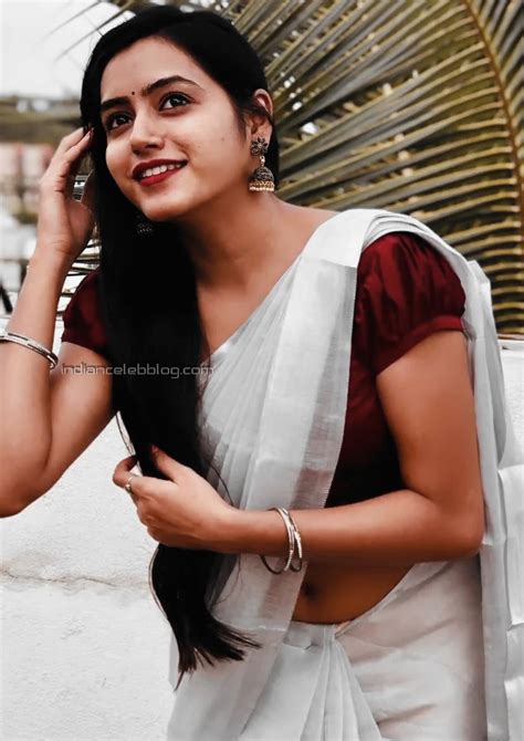 Deepika Aradhya Kannada Serial Actress Ct18 Hot Saree Navel Stills Indiancelebblog