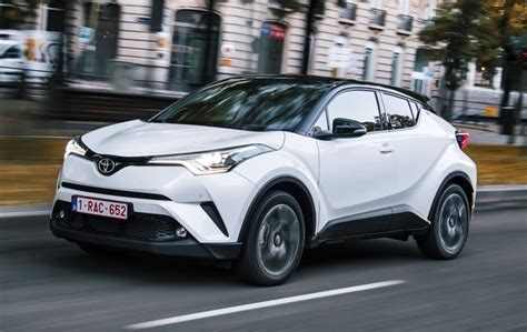 Toyota C-HR Hybrid Photos, and Specs. 1.8 AT Active, 1.8 AT Premium, 1. ...