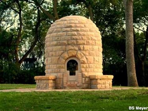 Outdoor Beehive Fireplace – Mriya.net