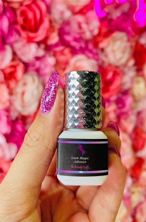 dark magic adhesive black   dry time thebeautycastleshop