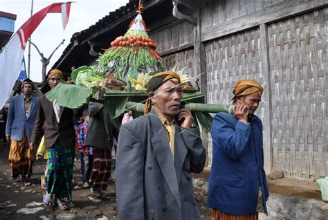 Tradisi Saparan Mantran Antara Foto