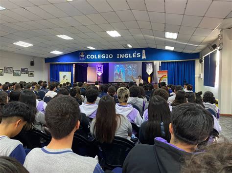 Estudiantes De Nuestro Colegio Participan En Charla Magistral Sobre