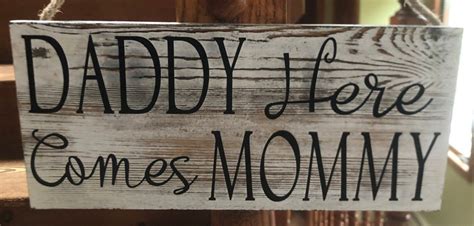 Daddy Here Comes Mommy Wedding Sign Lightweight Etsy