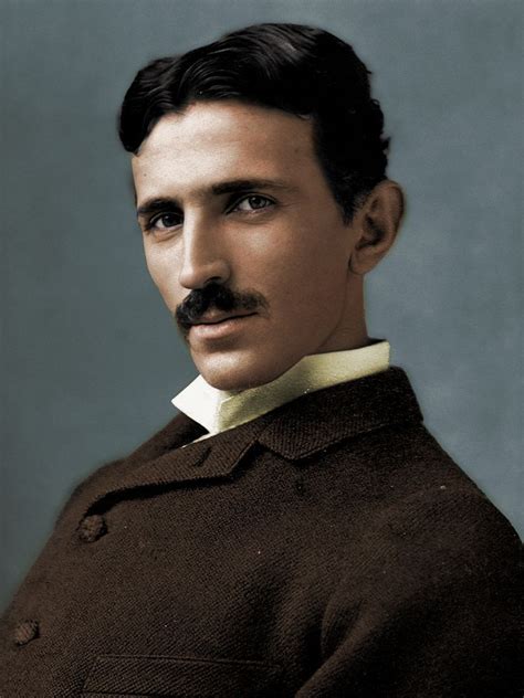 Nikola Tesla 1856 1943 foi um inventor austro húngaro nascido em