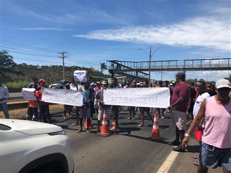 Grupo Protesta Contra Aumento De Pedágio Na Estrada Do Coco Ba 099