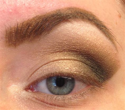 Cat Eyes And Contouring Gold Smokey UD Naked Palette Eye Picture Tutorial