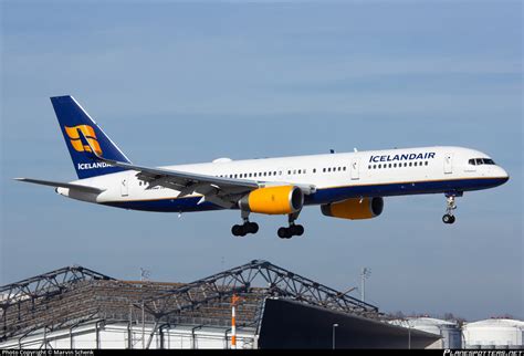 TF ISY Icelandair Boeing 757 223 WL Photo By Marvin Schenk ID