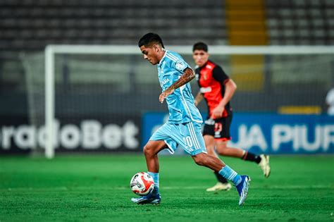 Liga 1 2024 Melgar de Arequipa derrotó 2 a 1 al Sporting Cristal en el