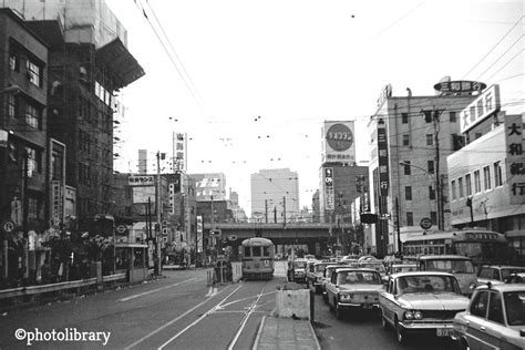 中井寛一 On Twitter 54年前の新橋の風景。 1967（昭和42）年に撮影された写真。都電の新橋停留場で撮影された写真である