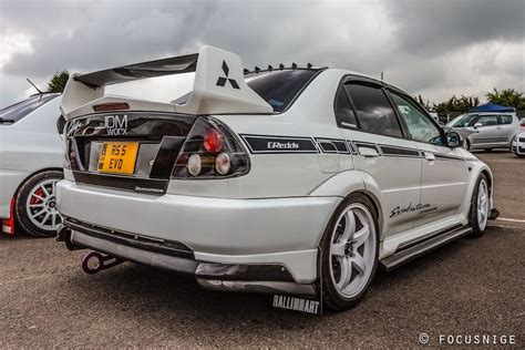 Mitsubishi Lancer Evolution 5 (2)