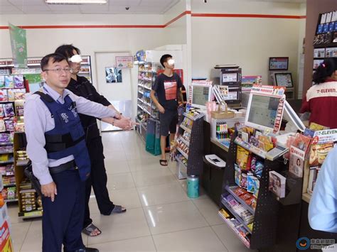 持刀直奔超商喊「我要搶劫」 他沒拿錢要女店員報警 Ettoday社會新聞 Ettoday新聞雲