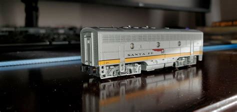 Kato N Scale Santa Fe Atsf Yellow Bonnet F7 B Locomotive 271 Custom