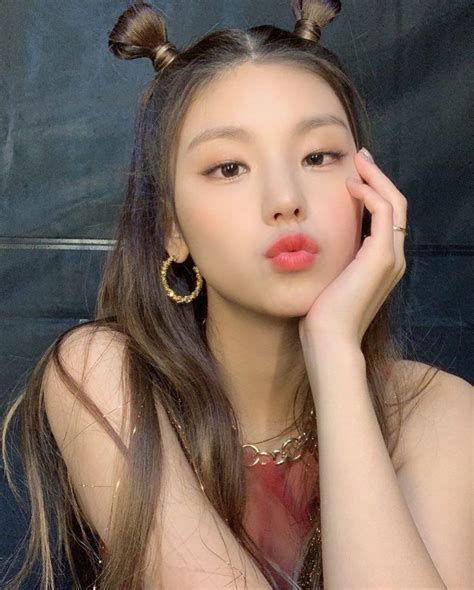 Eclipse On Twitter Yeji 예지 Itzy 있지 Kpop Girl Groups Korean Girl Groups Kpop Girls