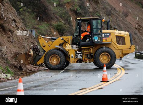 CalTrans crews clean up mudslides on Highway 20, following storms in ...