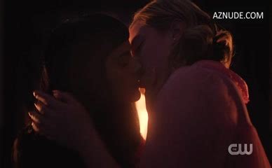 Camila Mendes Lili Reinhart Lesbian Scene In Riverdale Aznude