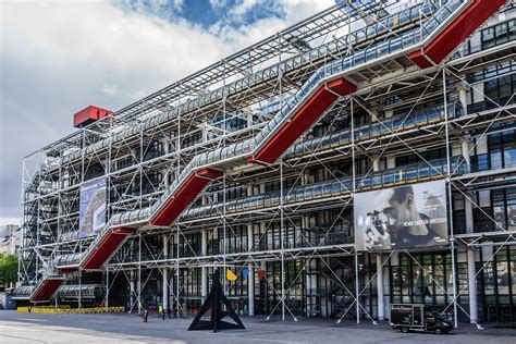 Centre Pompidou Paris Tube De Verre - HooDoo Wallpaper