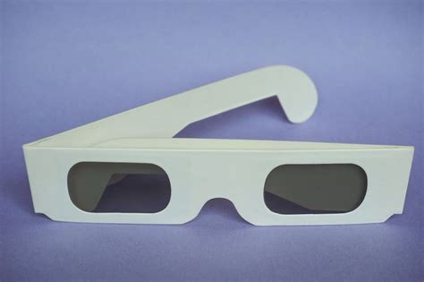 Disposable 3d Glasses For Movies In 2022 Glasses 3d Glasses Oakley