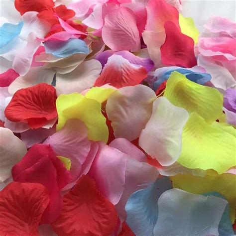 Wholesale Non Real Flower Petals Silk Rose Artificial Petals For