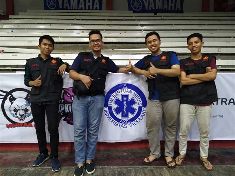 TIM KESEHATAN FUTSAL FEST 2019 Tim Bantuan Medis Axis FK UNTAD TBM AXIS