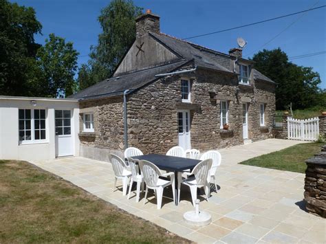 Country House With Covered Swimming Pool Near Rochefort En Terre