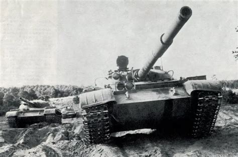 T-62 T62 Description pictures gallery main battle tank T-62 Russian ...