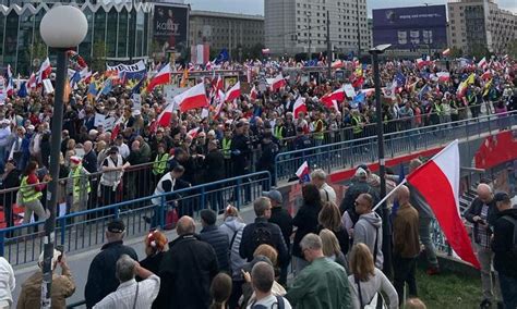 Marsz Miliona Serc w Warszawie Tłumy w stolicy Develarts pl