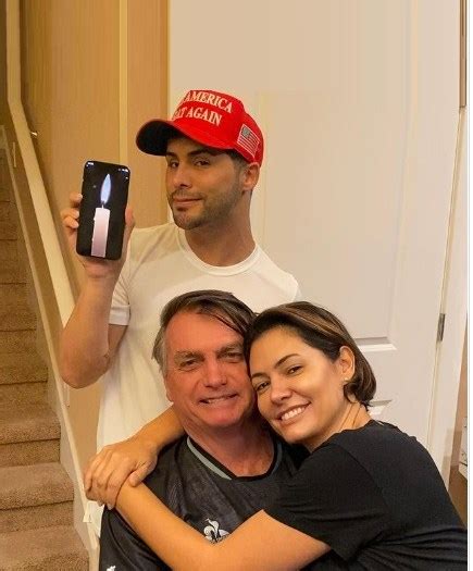 Michelle Bolsonaro Leva Maquiador Em Viagem Para Os Eua Acesse