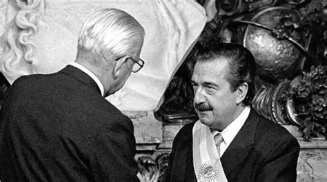 Raúl Alfonsín Qué Pasó En 1983 Cuando Asumió La Presidencia Tn