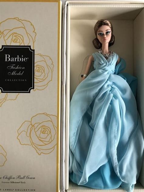 ᐉ Колекційна лялька Барбі Сілкстоун Barbie Blue Chiffon Ball Gown Silkstone Dyx74 купити