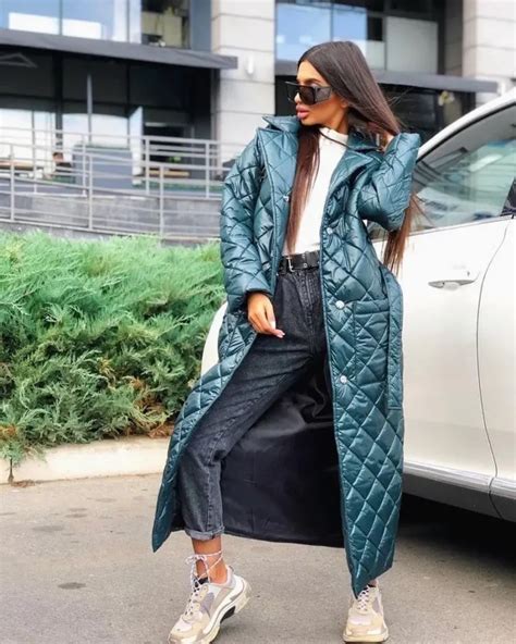 Модные стеганые пальто 2024/2025: ТОП новинок на ярких фото!