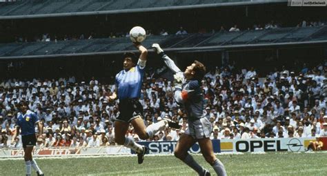 Diego Maradona La Mano De Dios Y El Mejor Gol Del Siglo Xx Cumplen