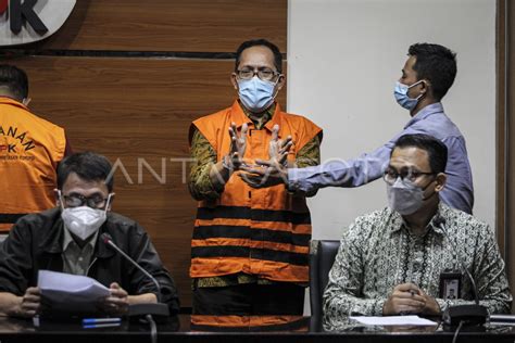 Kpk Tahan Hakim Pn Surabaya Antara Foto