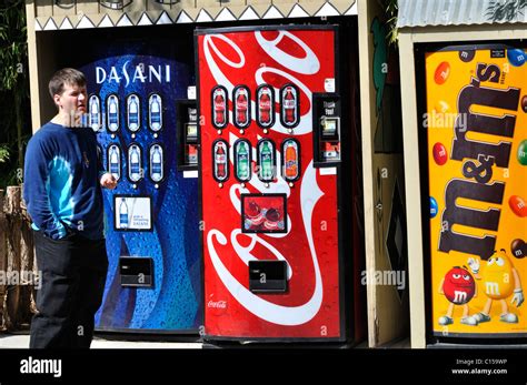 Snack Machines Hi Res Stock Photography And Images Alamy