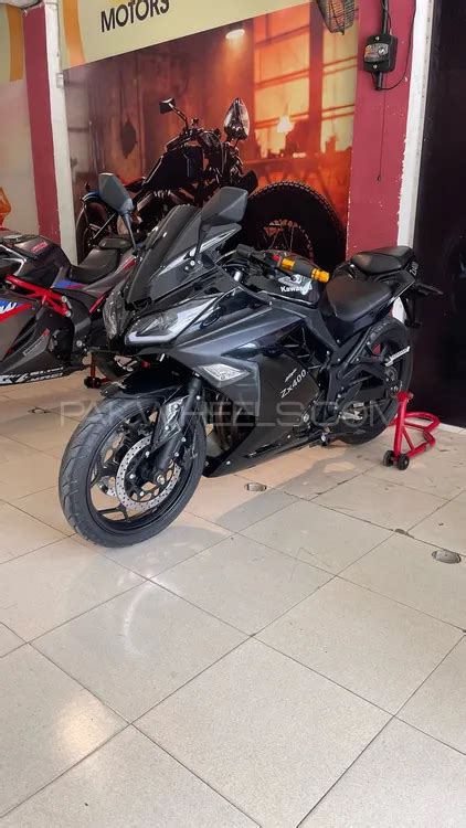 Used Kawasaki Ninja 250R 2023 Bike for sale in Lahore - 476653 | PakWheels