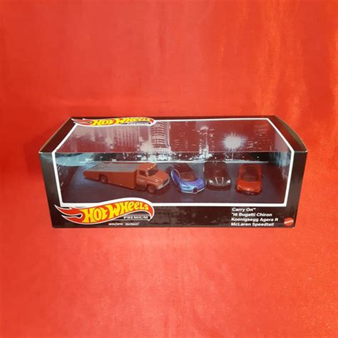 Jual Hot Wheels Premium Bugatti Koenigsegg Mclaren Carry On Diorama Set Kota Malang WMA