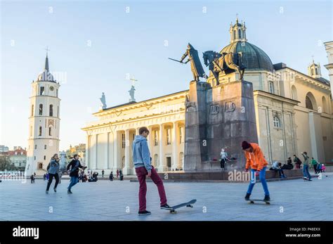 Equestrian Statue Of Gediminas Hi Res Stock Photography And Images Alamy