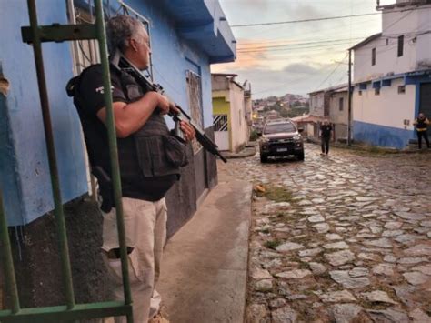 Dois S O Presos E Outros Dois S O Mortos Em Opera O Contra Traficantes