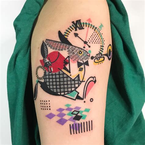 Tatuagem Gato Da Alice No Pais Das Maravilhas No Decorrer Da Viagem