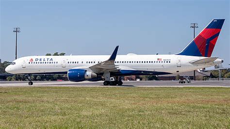 Delta Air Lines Boeing 757-200 | Latest Photos | Planespotters.net