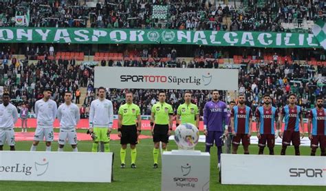 Ünlü yorumcudan Trabzonsporlu futbolcular için dikkat çeken sözler